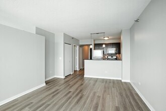 Building Photo - 349 E Ohio St