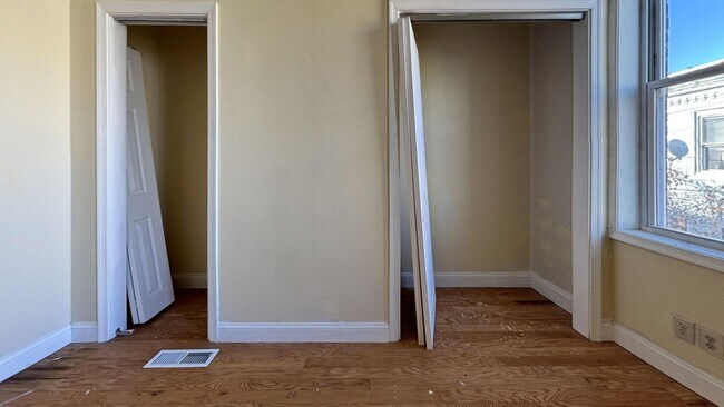 Building Photo - Philadelphia Rental with Modern Finishes a...