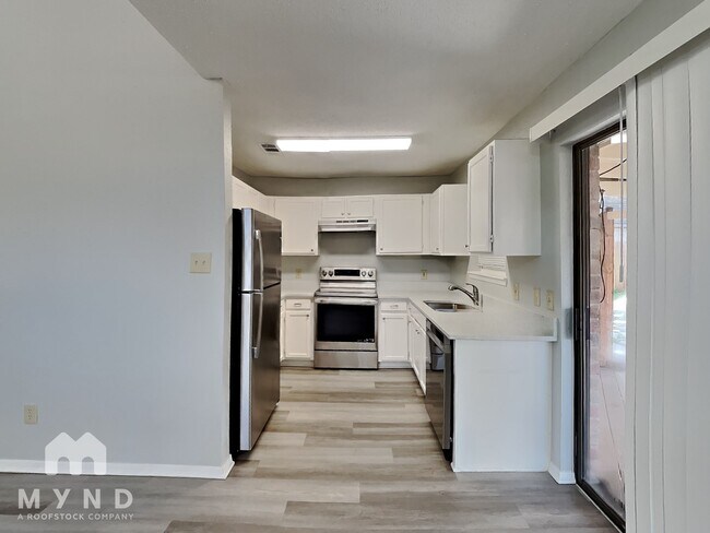 Foto del edificio - 6918 Foxbrook Dr