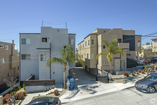 Building Photo - 1134-1148 Fresno St