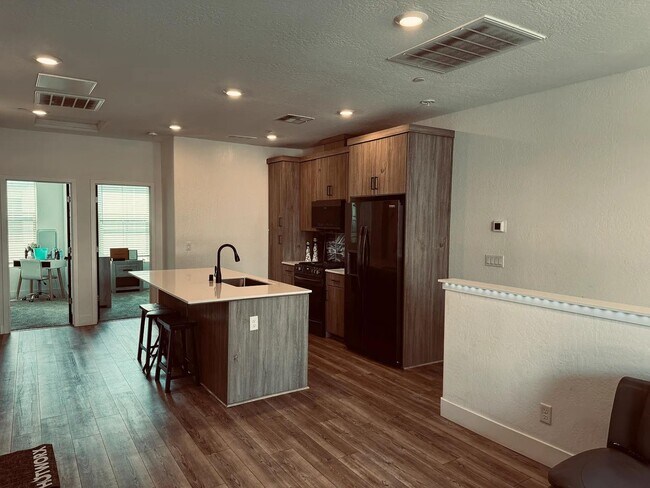 Foto del edificio - 413 W Mahogany Ln