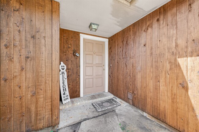 Foto del edificio - 2310 Woodwind Dr
