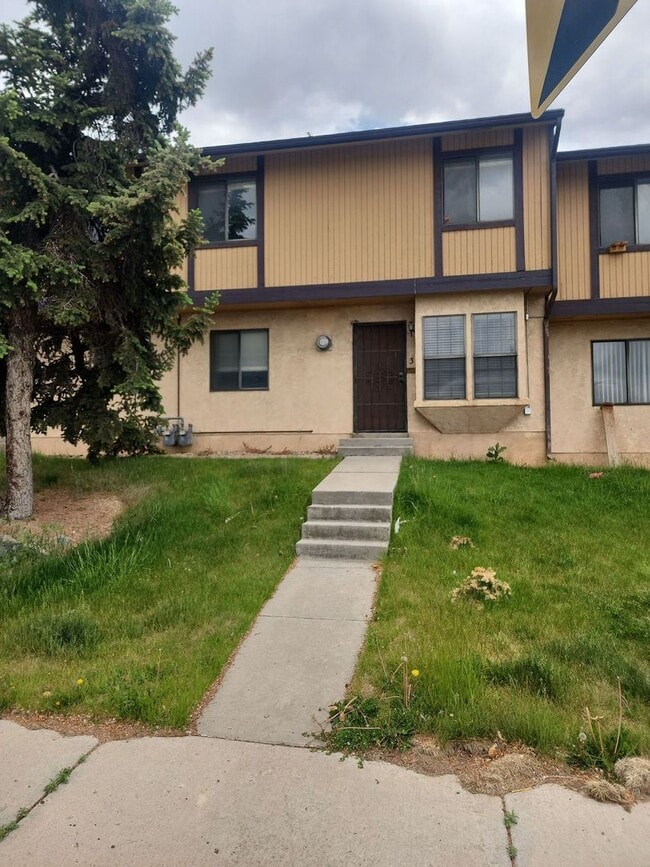 Building Photo - 171 College Way