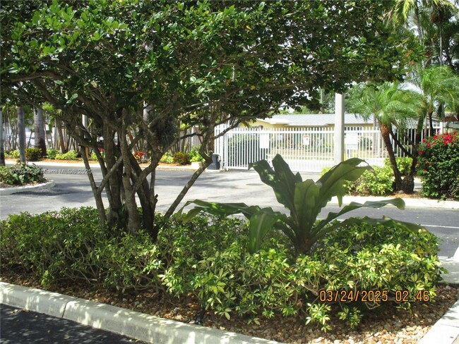 Foto del edificio - 4802 Washington St