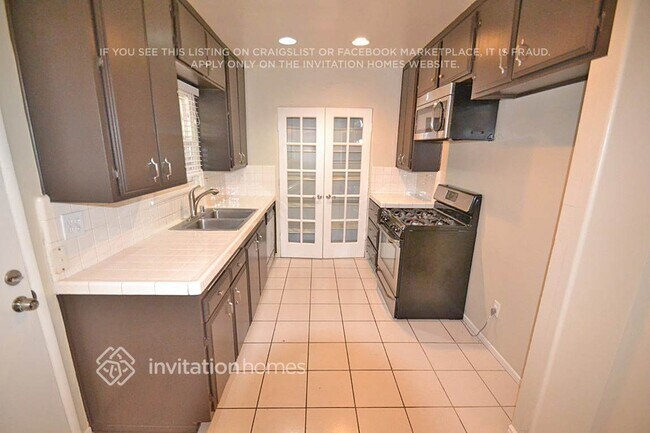 Foto del edificio - 7425 Jellico Ave