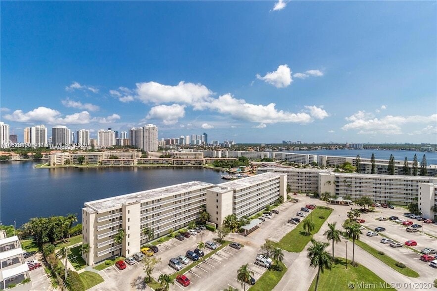 Primary Photo - 18021 Biscayne Blvd