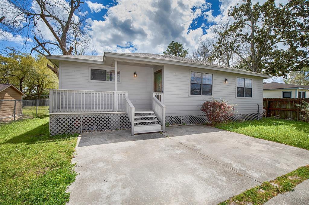 333 E Wilkins St, League City, TX 77573 House for Rent in League City