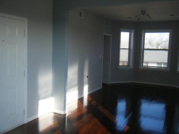 Building Photo - 1722 N Troy St