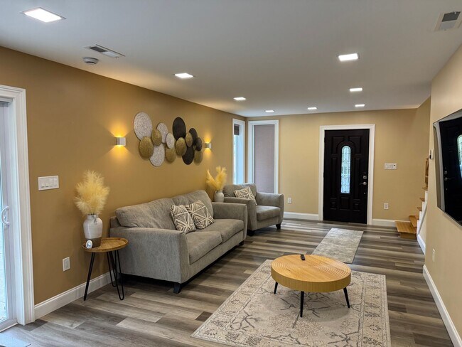 Foto del edificio - 3402 Birds Creek Rd