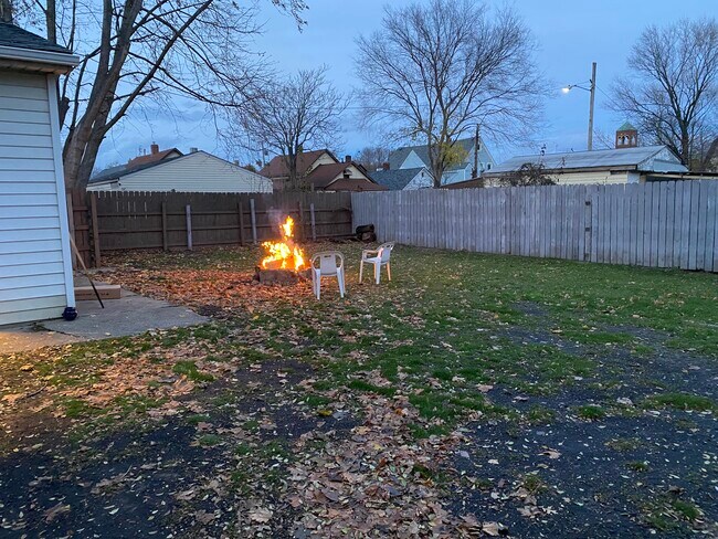 Foto del edificio - 3712 Hyde Ave