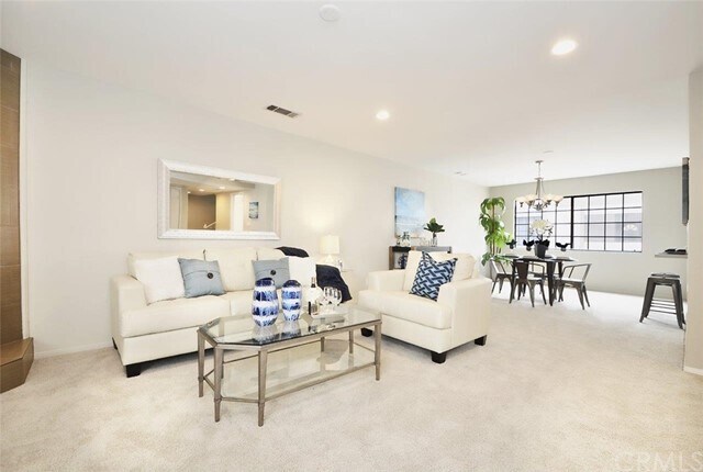 Foto del edificio - 2409 Vanderbilt Ln
