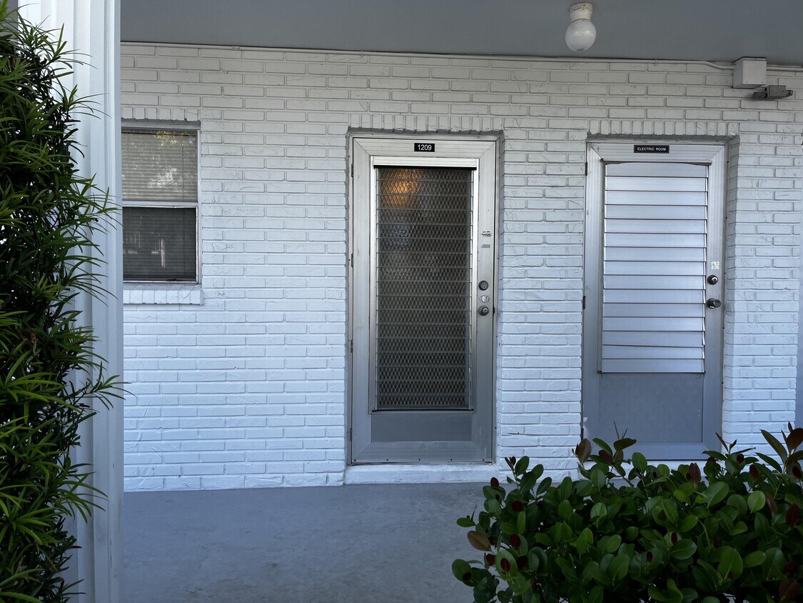 Foto principal - 2660 SW 22nd Ave