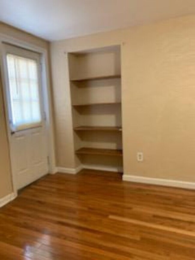 Building Photo - All New South Oakland 6 bedroom