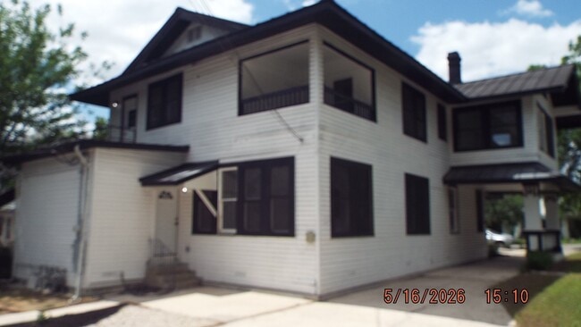 Building Photo - 940 W Mulberry Ave