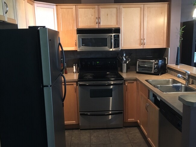 Photo du bâtiment - 2-116 Rockyledge Vw NW