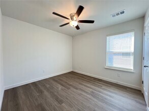 Building Photo - 6815 NW Toby St