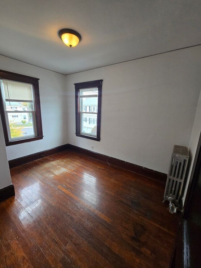 Foto del edificio - Brighton top floor in 2-family house