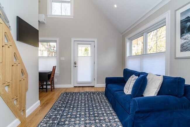 Foto del edificio - 12 Maugus Ave