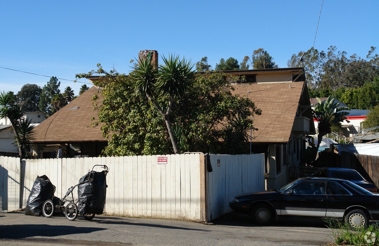 Building Photo - 1245 Alturas Rd