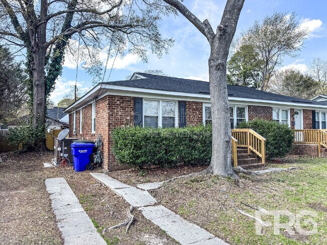 Foto del edificio - 113 Stancill Dr