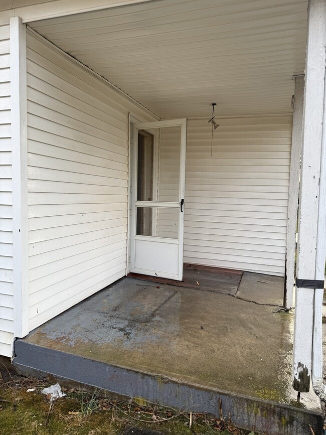 Building Photo - 615 Broad St