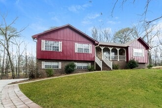 Building Photo - 214 Star Cir