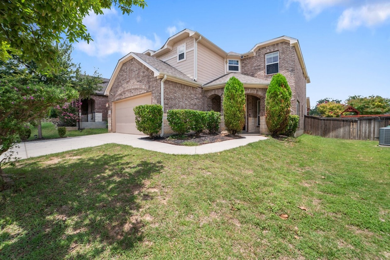 Primary Photo - Gorgeous 4 Bed/ 3Bath house for rent! Avai...