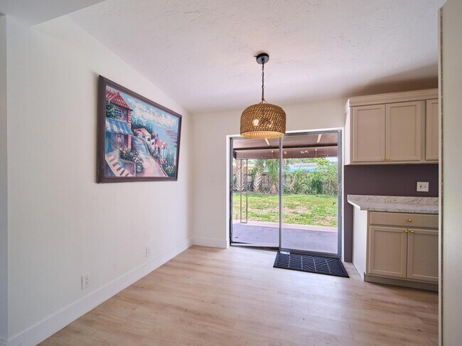 Foto del edificio - 3686 Gull Rd