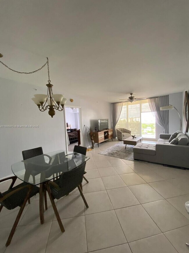 Foto del edificio - 9559 Collins Ave