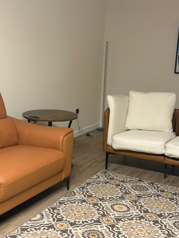 Foto del edificio - 308 E Olympic Ave