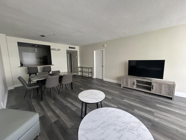 Foto del edificio - 3725 S Ocean Dr
