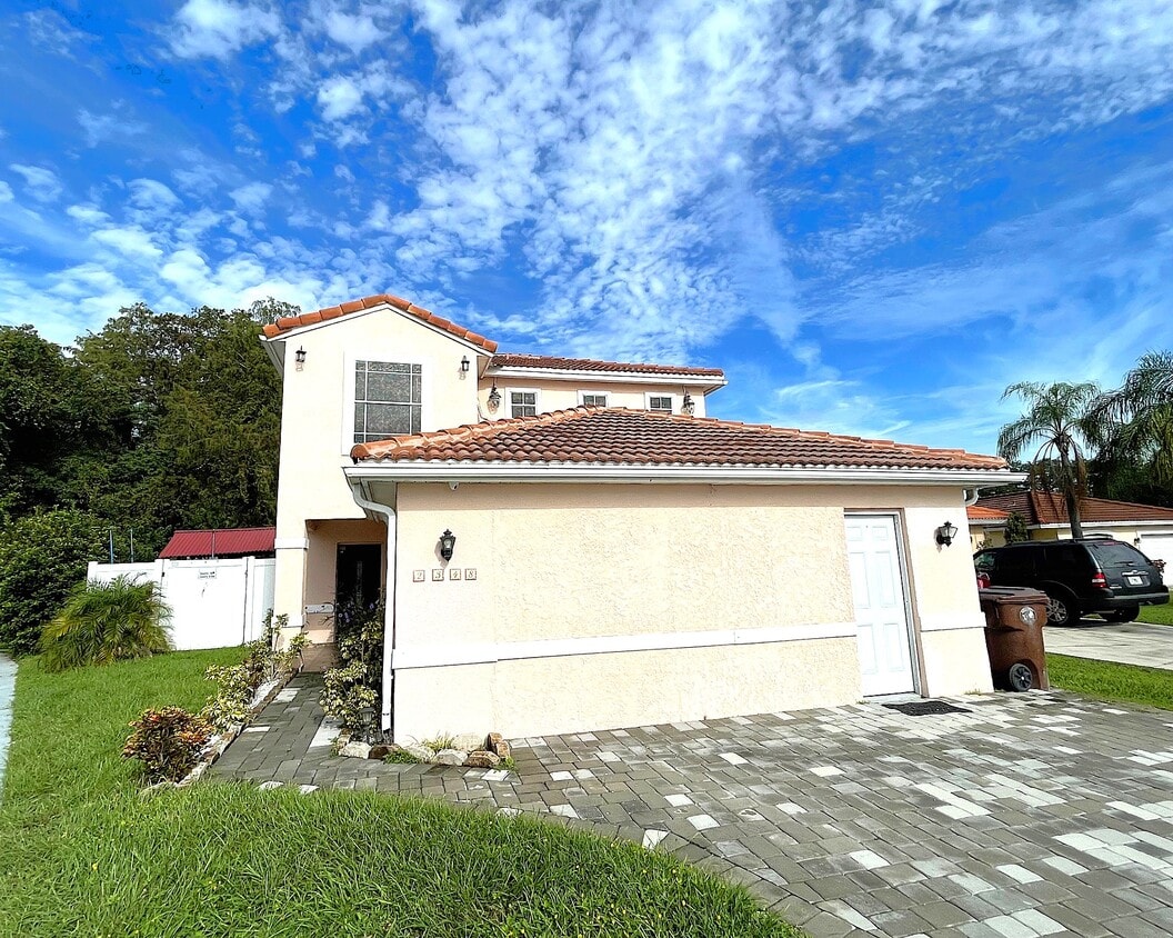 Photo - 2348 Cordova Ct (Kissimmee, FL)