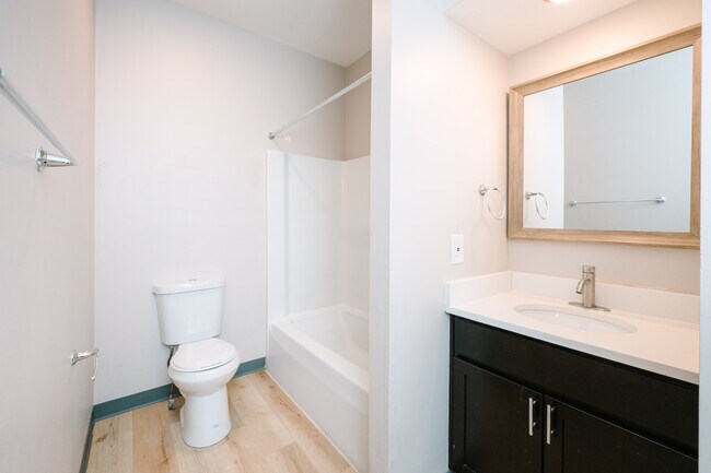 Foto del edificio - 1419 N Franklin St