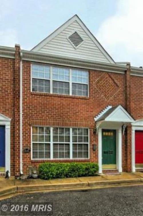 3Bd/3.5Ba Townhome - 4422 S Four Mile Run Dr