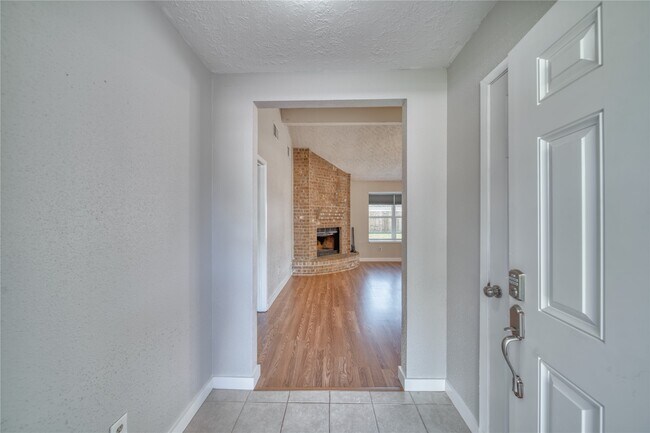 Foto del edificio - 2701 Knoxville Dr