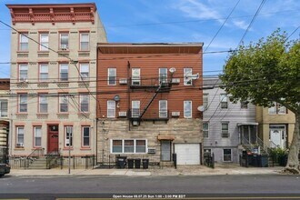 Building Photo - 40 Beacon Ave