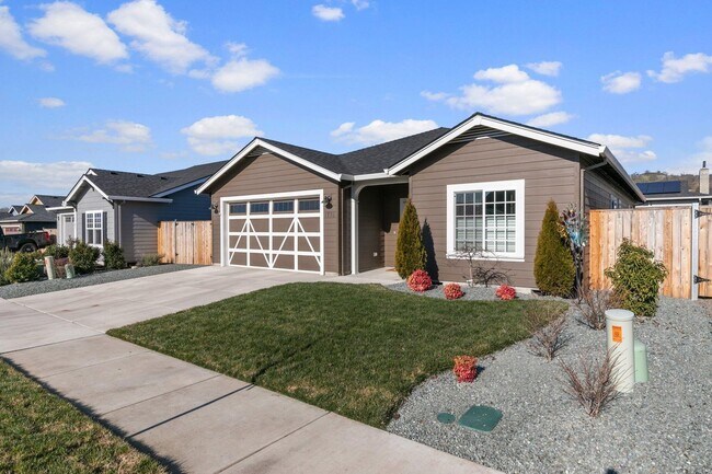 Building Photo - 1775 Pearl Eye Ln