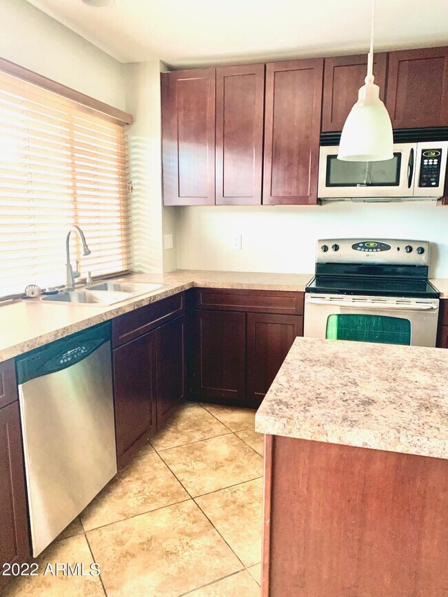 Foto del edificio - 4251 N Miller Rd