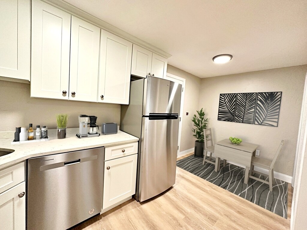 Foto principal - 87 Cottage St