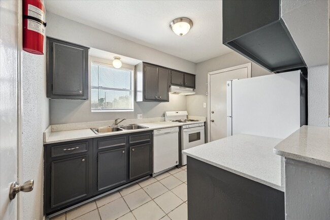 Building Photo - 3115 Falk Ct