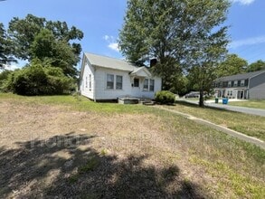 Building Photo - 517 Concord Rd