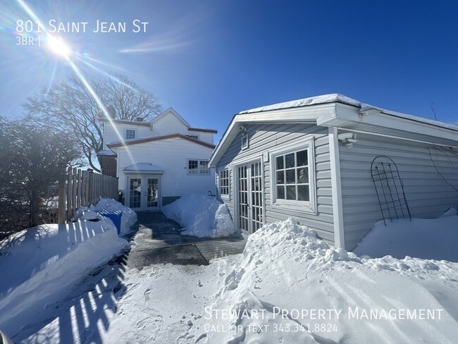 Building Photo - 801 St Jean St