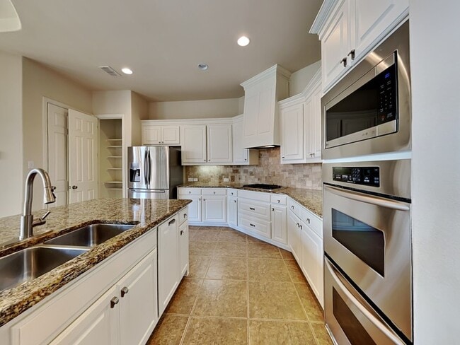 Foto del edificio - 11340 Classic Ln