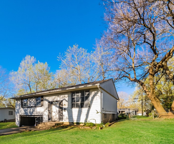 Primary Photo - Charming Home on Farley Ave