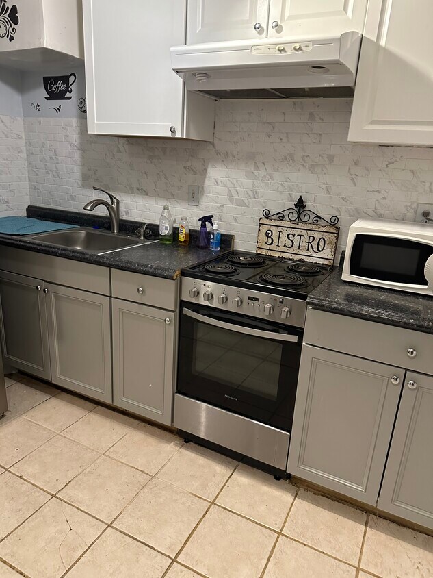Foto principal - 1424 Decatur St NW