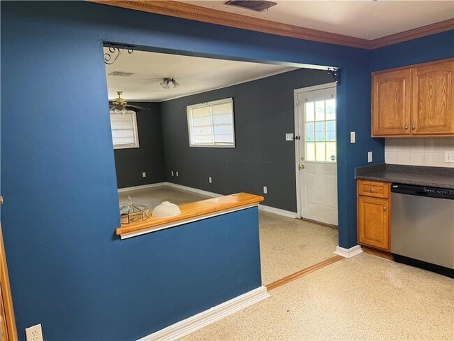 Building Photo - 324 Chinchilla Dr