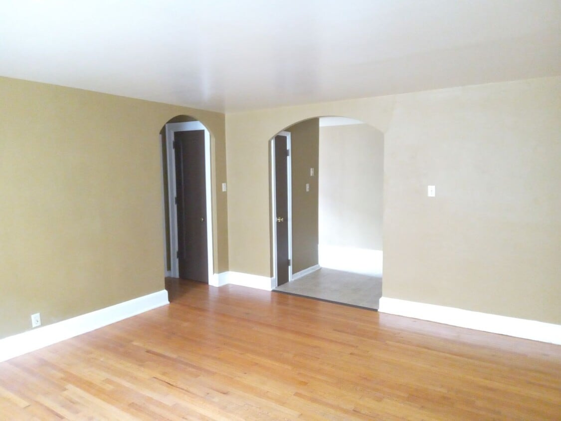 Primary Photo - 212 N 6th St