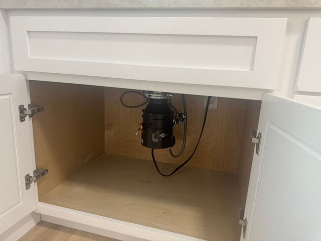 Foto del edificio - 9924 Rosewood Ave.