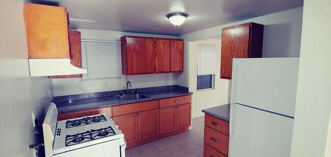 Building Photo - 2834 Filbert St B