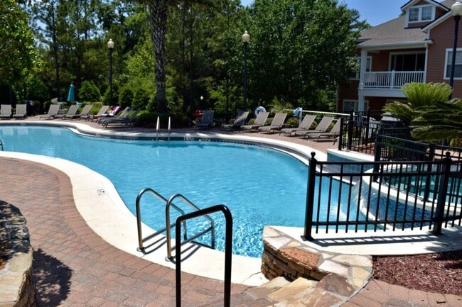 Building Photo - Resort Style Living @ Barrington Park - 2/...